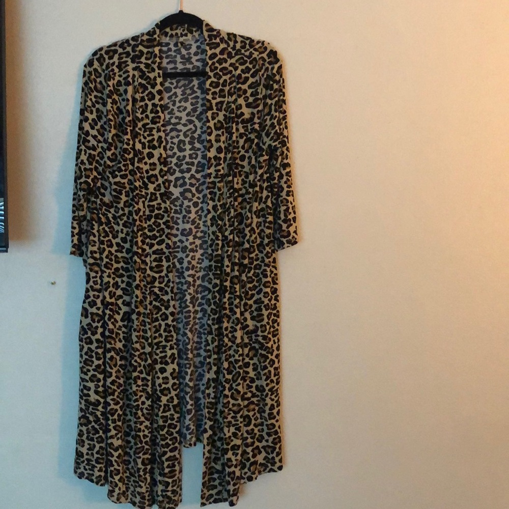 Posh peanut leopard robe size XL